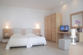 Maritimo Beach Hotel