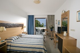 Maritimo Beach Hotel