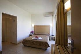 Itanos Hotel