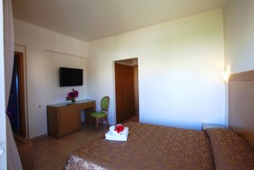 Itanos Hotel
