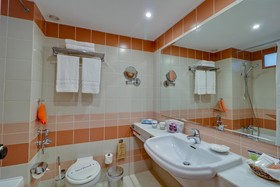 Creta Royal