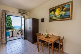 Dias Hotel & Apartments