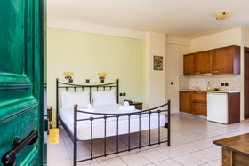Dias Hotel & Apartments