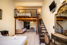 Dias Hotel & Apartments