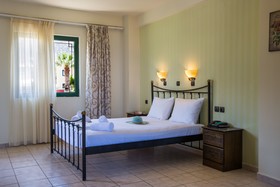 Dias Hotel & Apartments