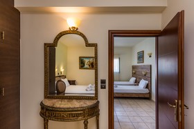 Dias Hotel & Apartments