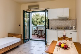 Dias Hotel & Apartments