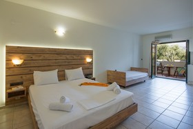 Dias Hotel & Apartments