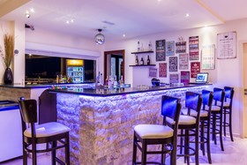 Dias Hotel & Apartments