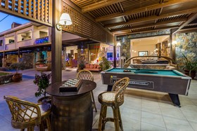 Dias Hotel & Apartments