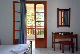 Ekati Apartments