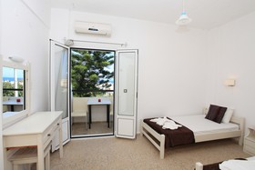 Iraklis Apartments