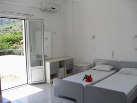 Iraklis Apartments