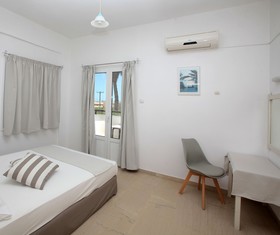 Iraklis Apartments