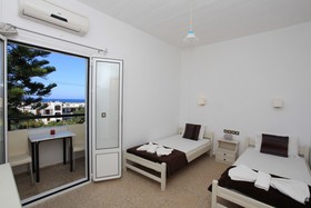Iraklis Apartments