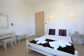 Iraklis Apartments