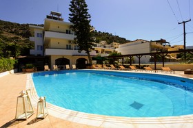 Iraklis Apartments