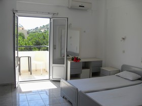 Iraklis Apartments
