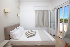 Iraklis Apartments