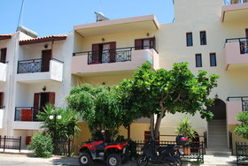 Koula Studios & Apartments
