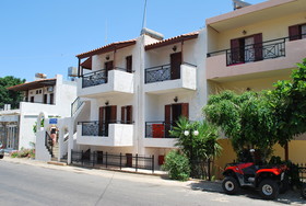 Koula Studios & Apartments