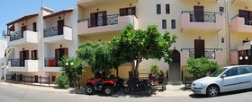 Koula Studios & Apartments