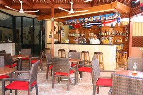 Latania Studios & Apartments