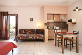 Latania Studios & Apartments