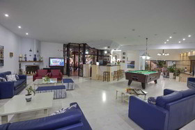 Latania Studios & Apartments