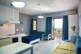 Latania Studios & Apartments