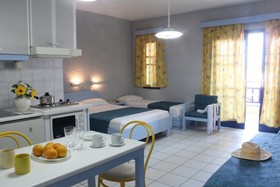 Latania Studios & Apartments