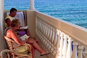 Cactus Bay Hotel