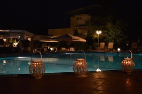 Nikos Apartments