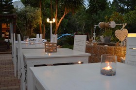 Nikos Apartments