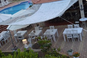 Nikos Apartments