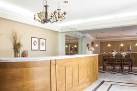 Nami Hotel & Suites