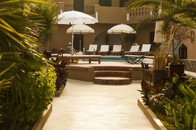 Nami Hotel & Suites