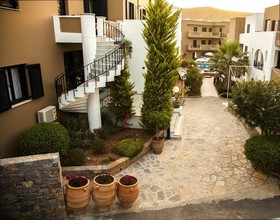 Nami Hotel & Suites