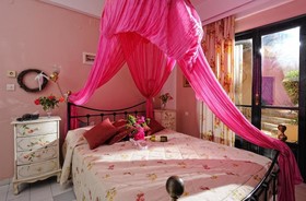 Nami Hotel & Suites