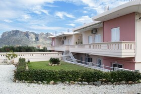 Skamagkas G. Apartments