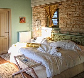 Pirrion Hotel