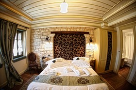 Pirrion Hotel