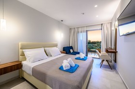 Alonaki Resort
