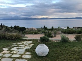 Elimnion Resort
