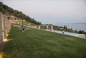 Elimnion Resort