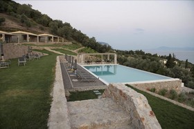 Elimnion Resort