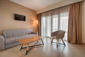 Elimnion Resort