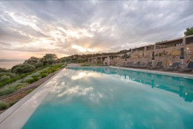 Elimnion Resort