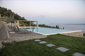 Elimnion Resort