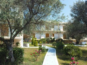 Petit Village Hotel